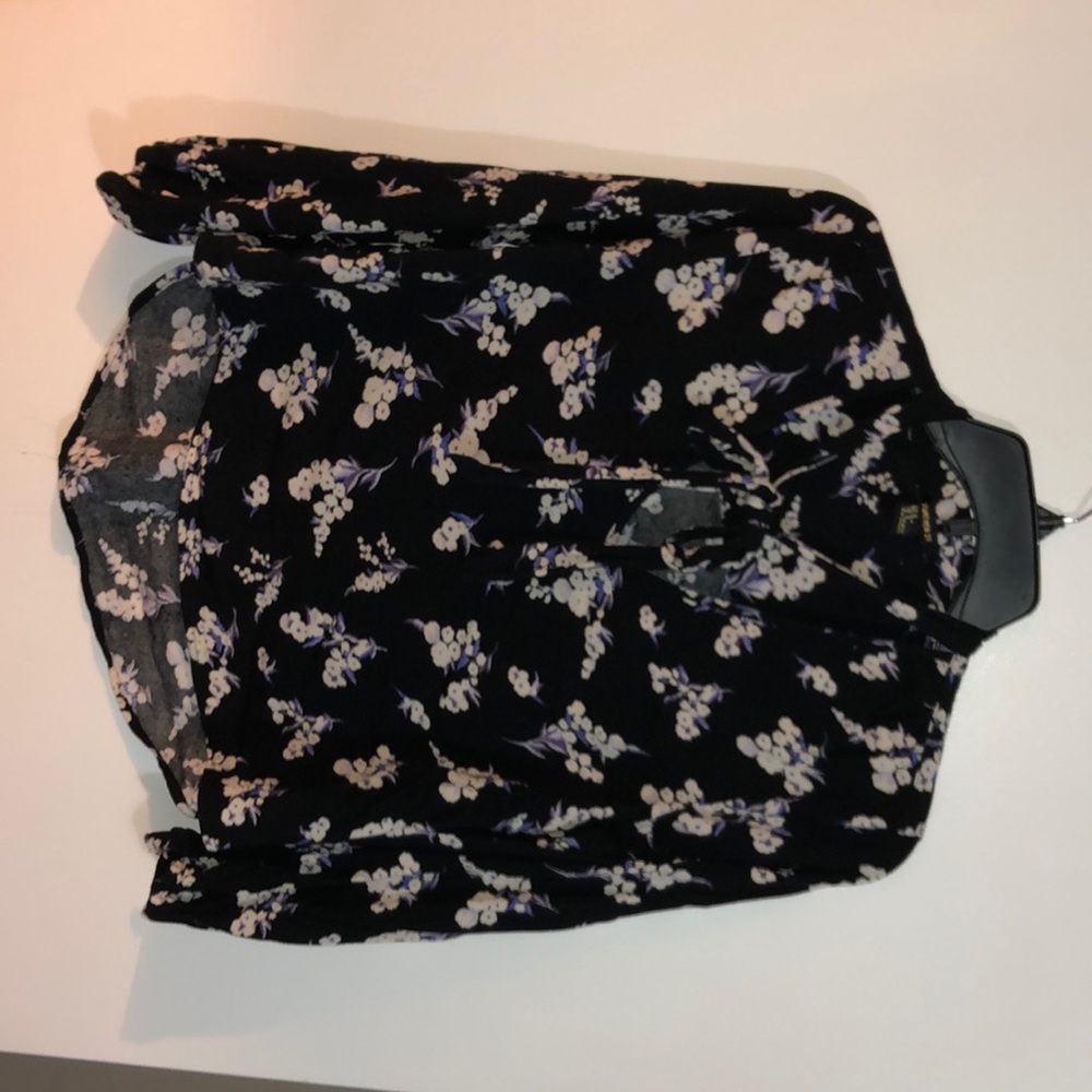 Spring Blouse - Picture 4 of 4